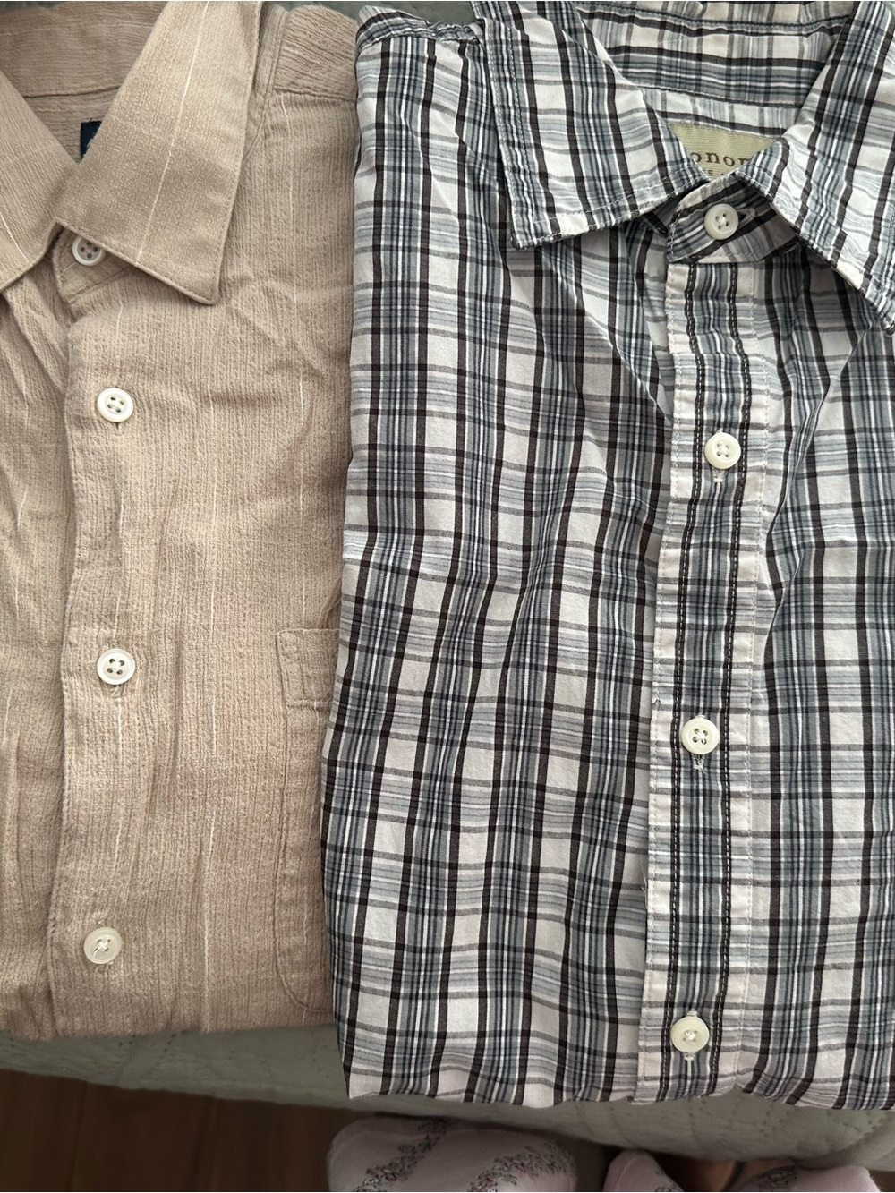 Men’s Sz Medium Button Down Short Sleeve set of 2 Shorts